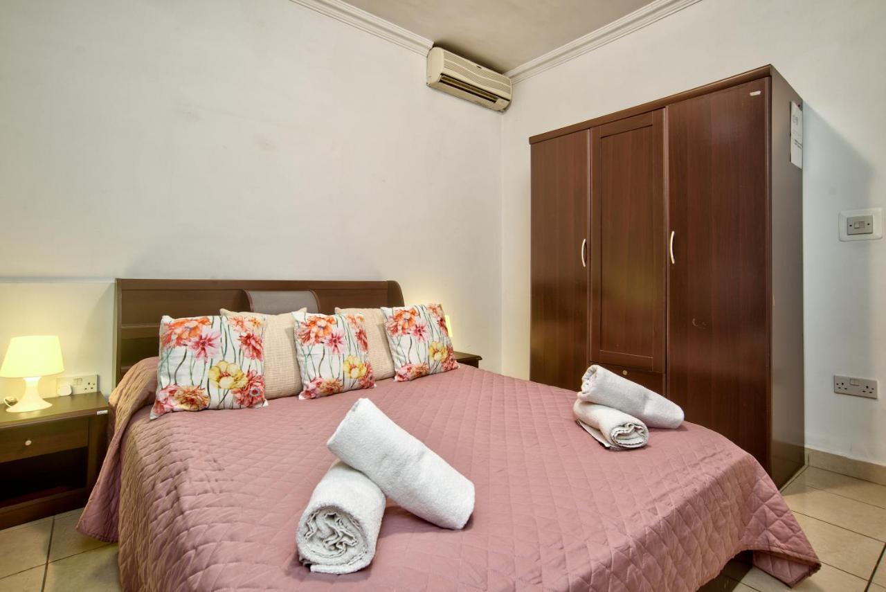 Morina Court - St Julians Seaside Bliss Apartments And Penthouse By Shortletsmalta سانت جوليان المظهر الخارجي الصورة