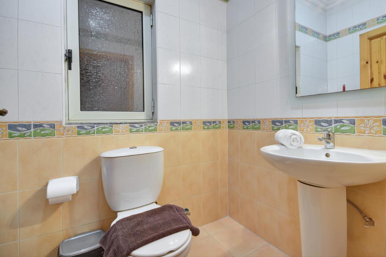 Morina Court - St Julians Seaside Bliss Apartments And Penthouse By Shortletsmalta سانت جوليان المظهر الخارجي الصورة