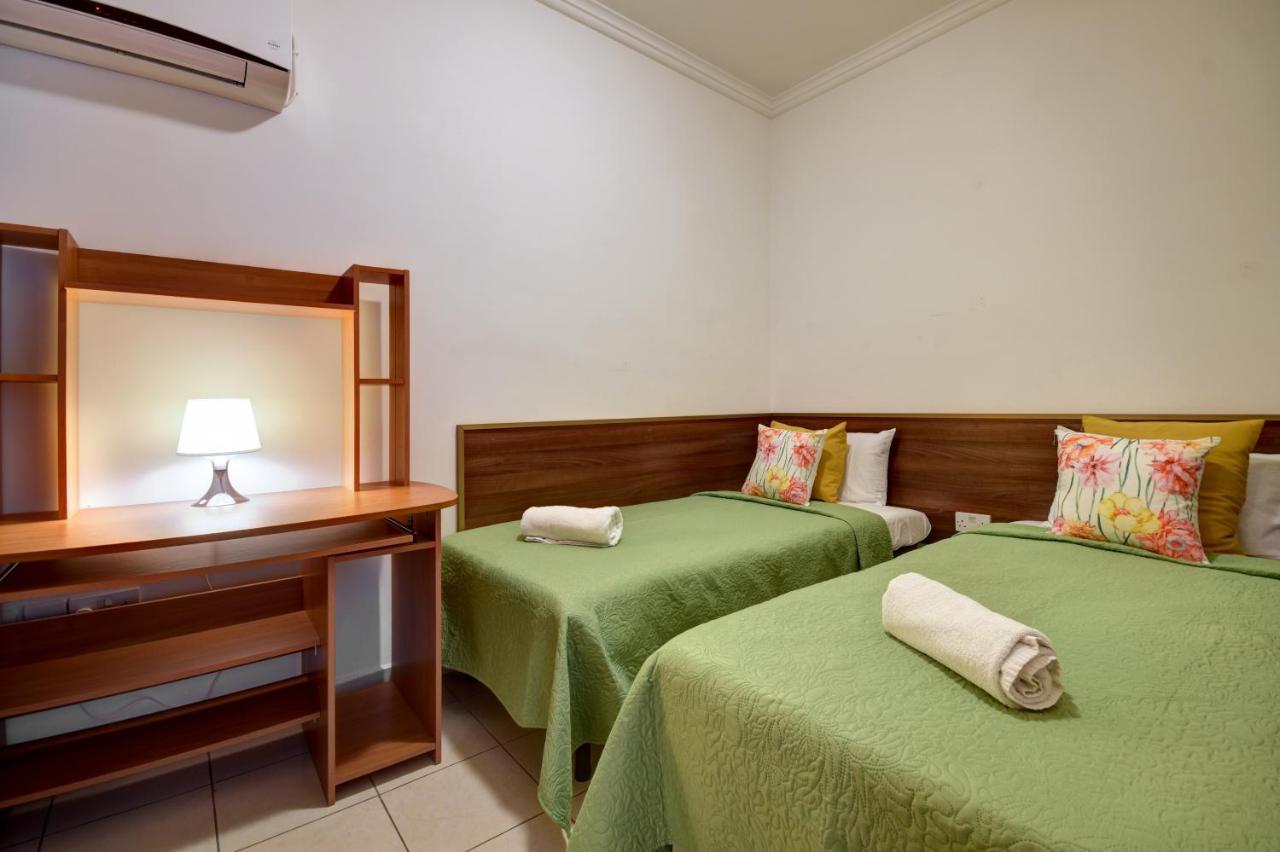 Morina Court - St Julians Seaside Bliss Apartments And Penthouse By Shortletsmalta سانت جوليان المظهر الخارجي الصورة