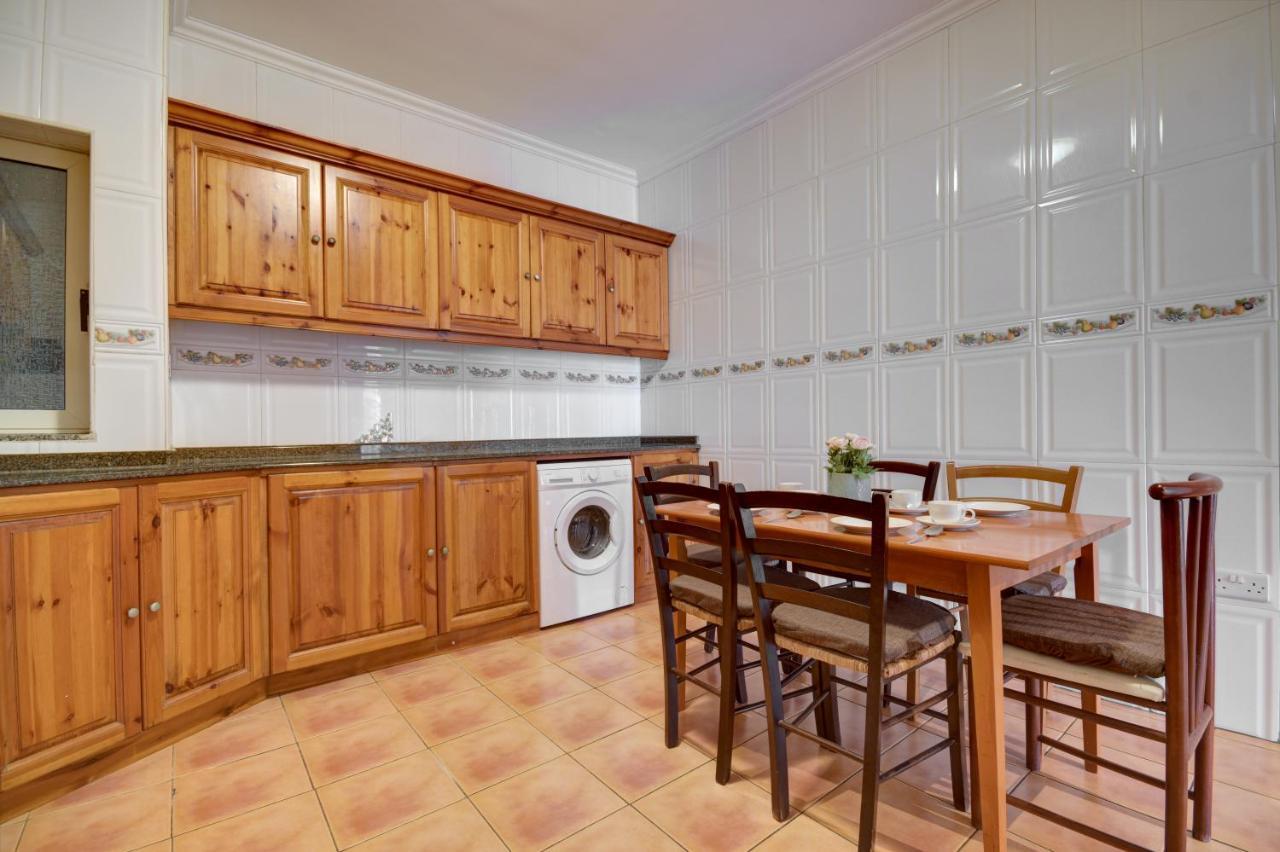 Morina Court - St Julians Seaside Bliss Apartments And Penthouse By Shortletsmalta سانت جوليان المظهر الخارجي الصورة