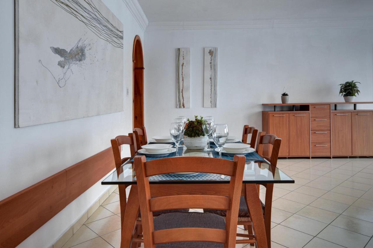 Morina Court - St Julians Seaside Bliss Apartments And Penthouse By Shortletsmalta سانت جوليان المظهر الخارجي الصورة