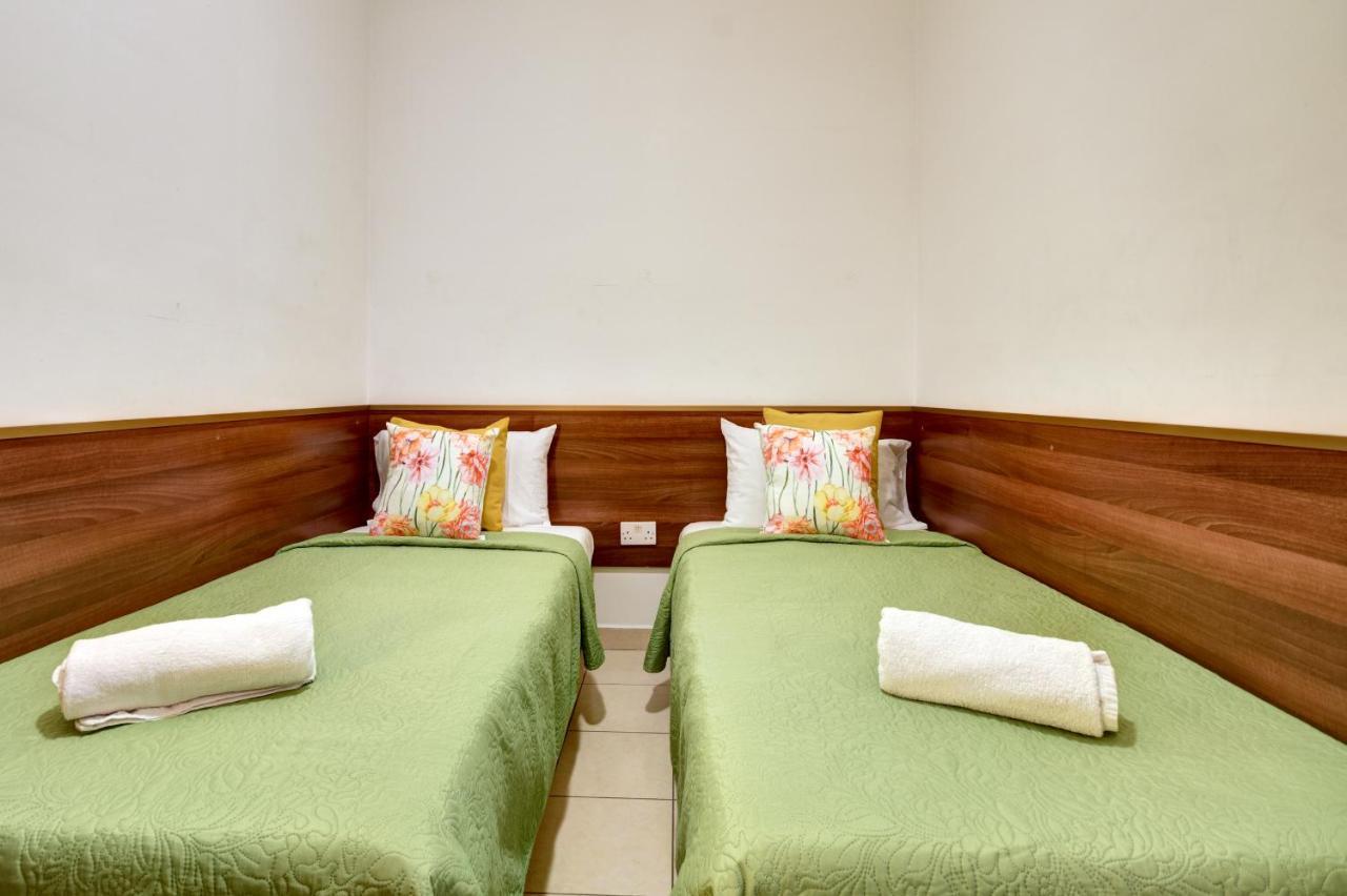 Morina Court - St Julians Seaside Bliss Apartments And Penthouse By Shortletsmalta سانت جوليان المظهر الخارجي الصورة